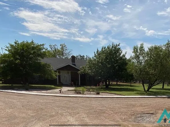 10701 N Bensing Rd, Hobbs, NM 88242