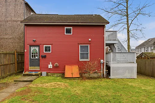 9 Bacheller St Photo 1