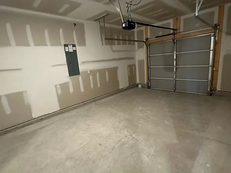 304 S Lake Ct — Photo 20