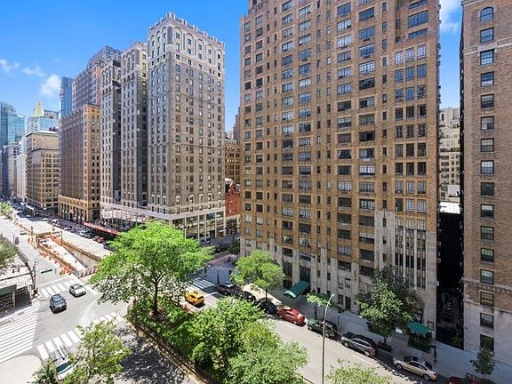 5th image of 15 Park Ave APT 9A