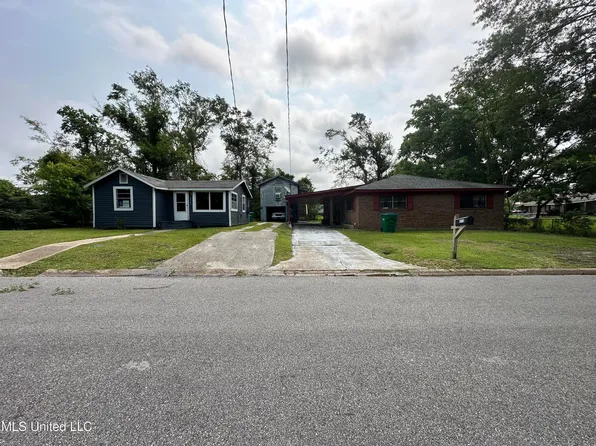 4518 Bowen St, Moss Point, MS 39563