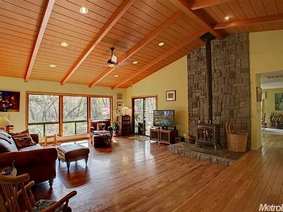 3rd image of 5349 Crestline Dr