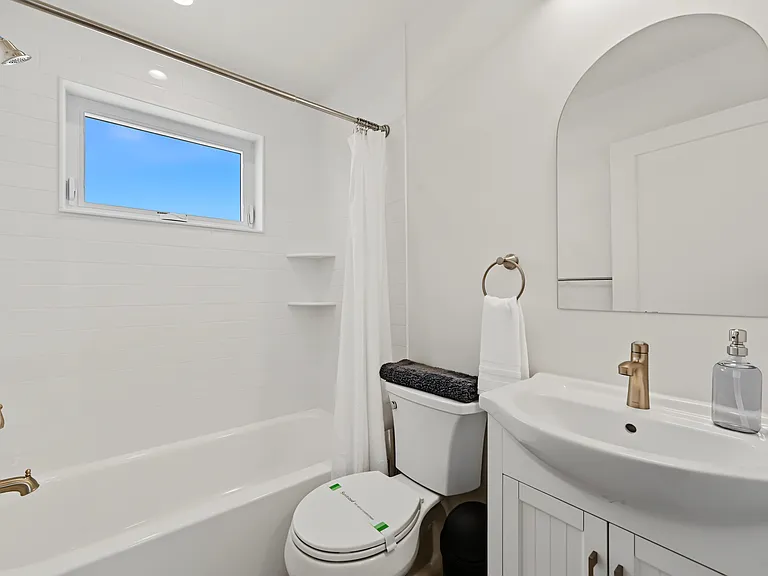 113 N Brighton Ave — Photo 16