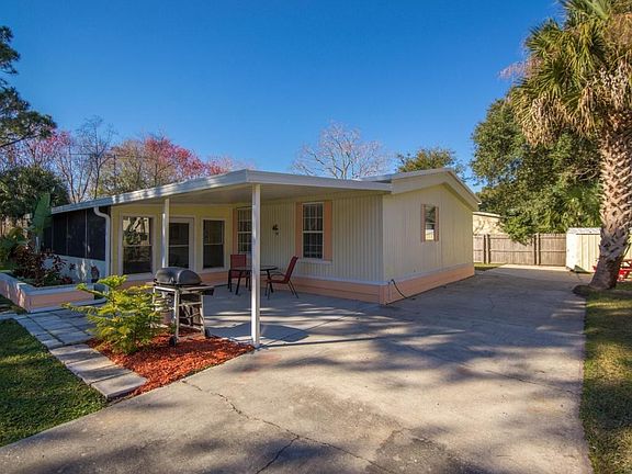 Private Driveway and Covered Patio