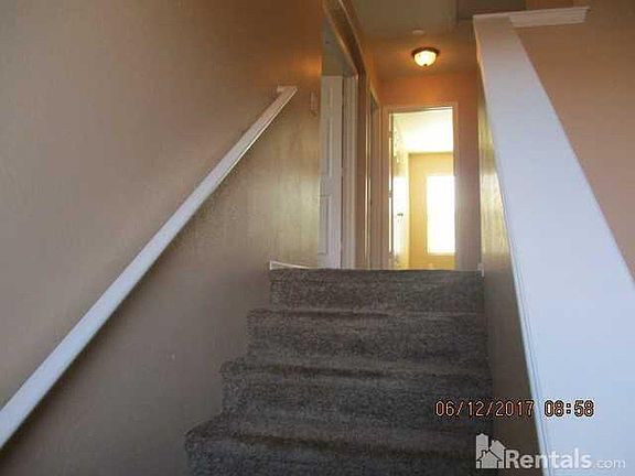 5th image of 44226 W Griffis Dr