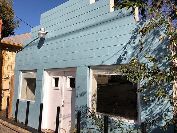 2nd image of 2306 S Brazos St