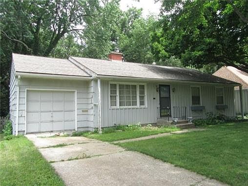 1st image of 7306 W 72nd St