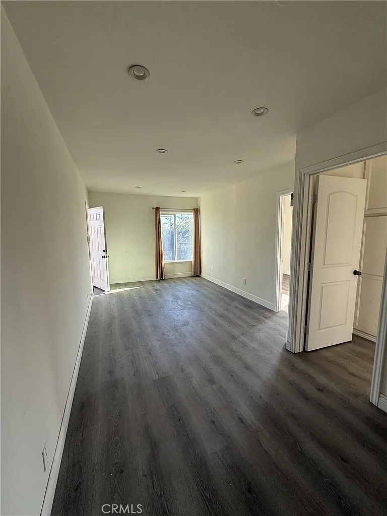 Building Photo - 1415 N Cherokee Ave #12
