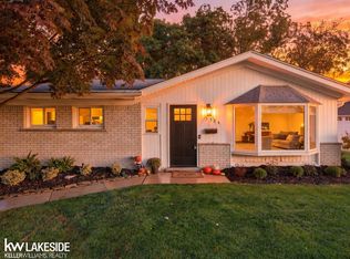 1324 Catalpa Dr, Rochester, MI 48307