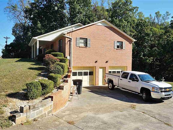 2nd image of 725 Greenbriar Rd