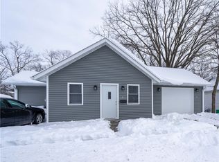 709 S 2nd St, Knoxville, IA 50138