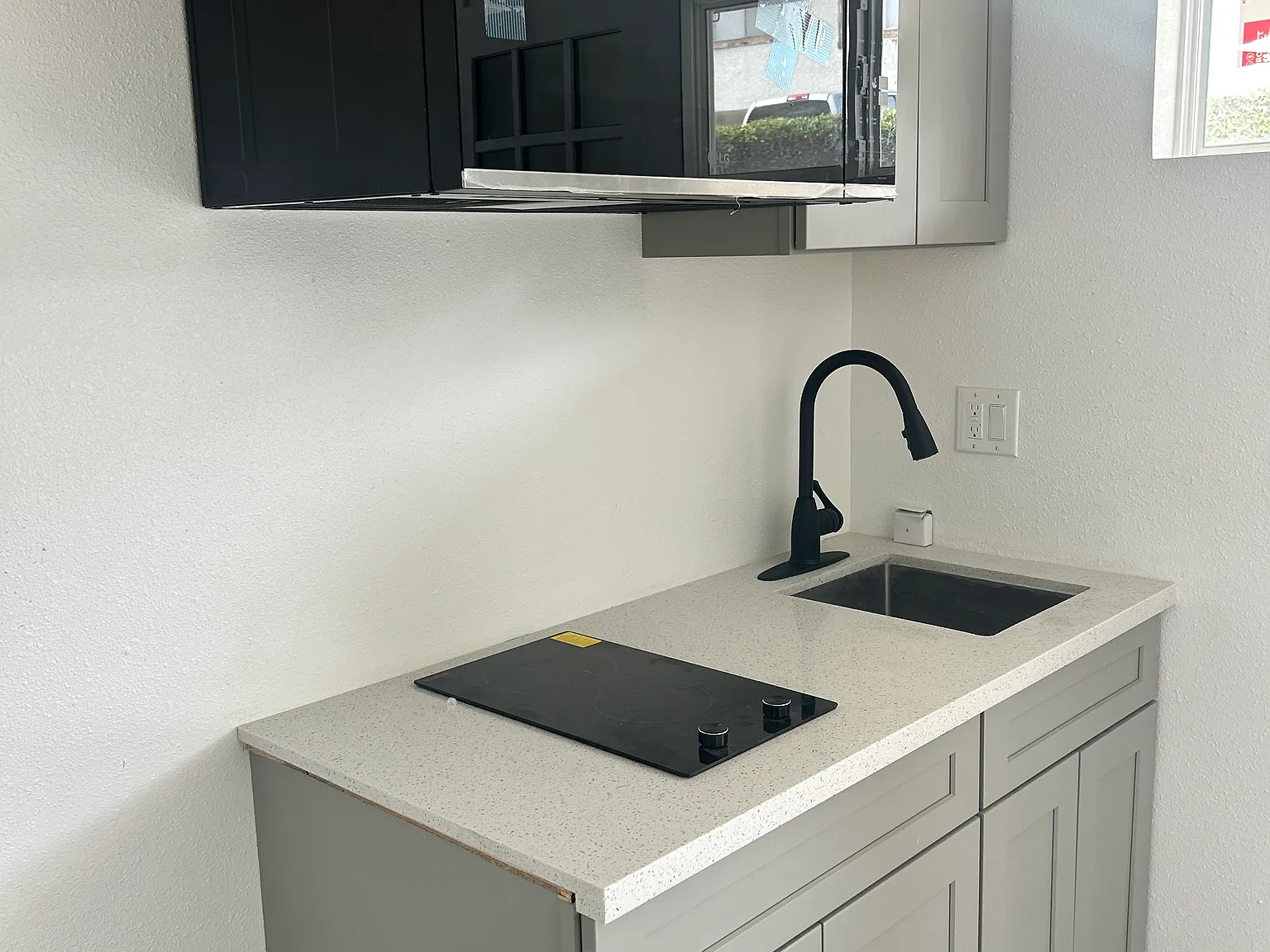 1 bed, 300 sqft, $1,695 — Photo 4