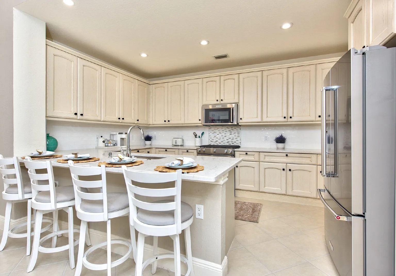 3 bed, 3.0 bath, $3,000 — Photo 4
