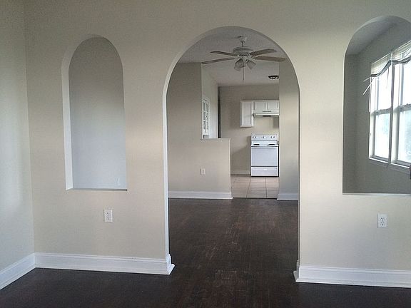 2nd image of 1709 Pauline St