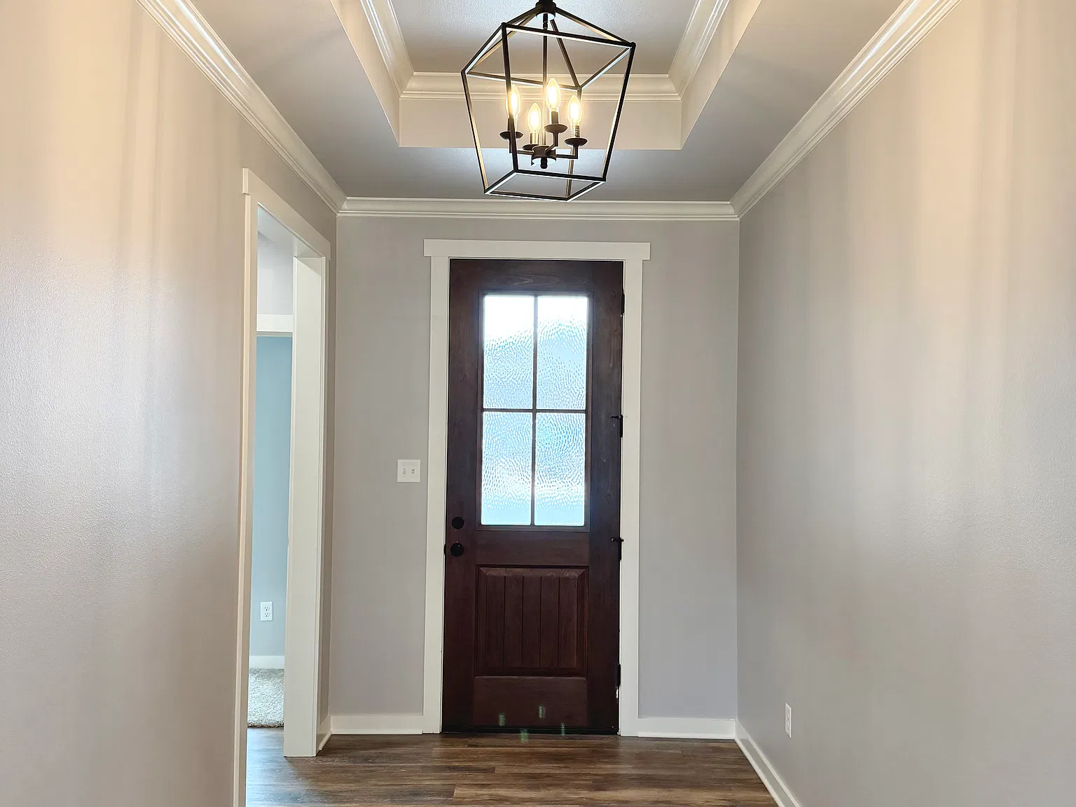 3 bed, 2085 sqft, $2,600 — Photo 2