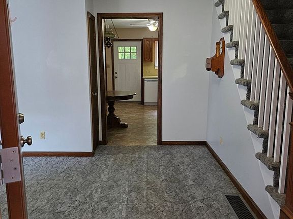 4th image of 8 Church St
