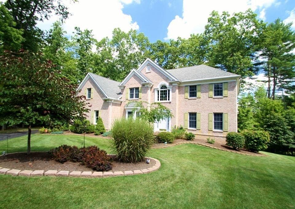 1st image of 325 Old White Dr