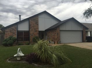 725 Westglen Dr, Yukon, OK 73099