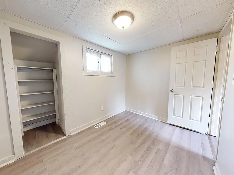 6904 Lorain Ave — Photo 23