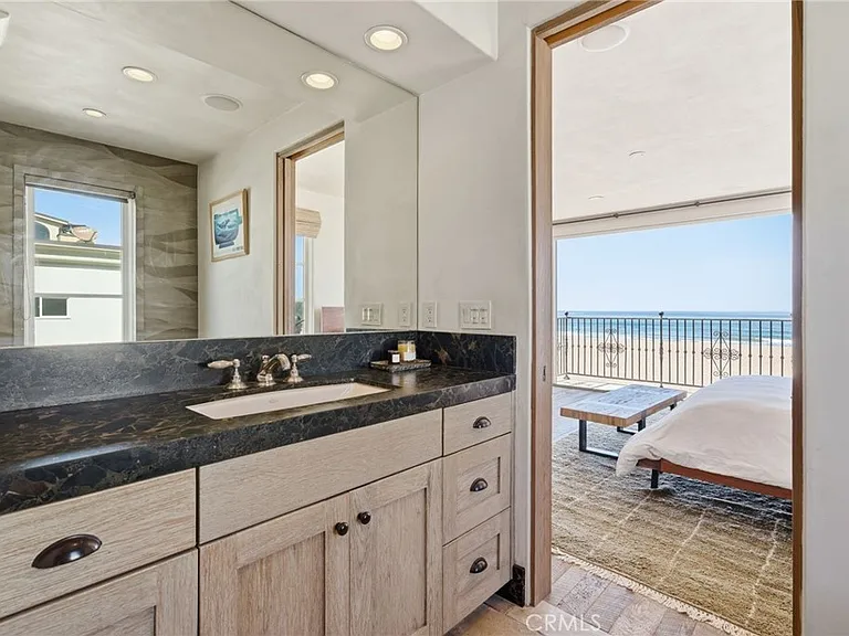 3715 Seashore Dr — Photo 15