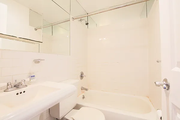 Rented by Platinum Properties | media 14