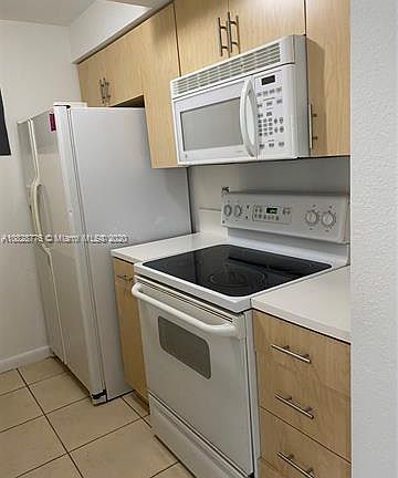 3rd image of 1185 Marseille Dr