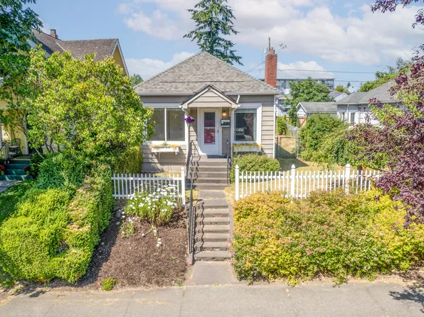 3330 Rockefeller Ave, Everett, WA 98201