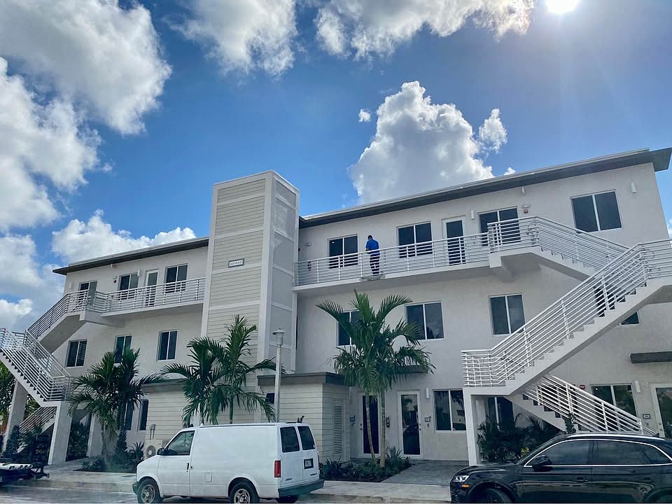1st image of 10250 NW 66th St #303