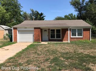 1532 Campus Rd, Manhattan, KS 66502