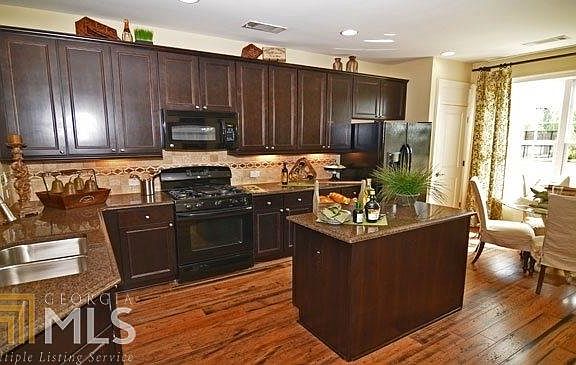 4th image of 3024 Scarlet Oak Ln