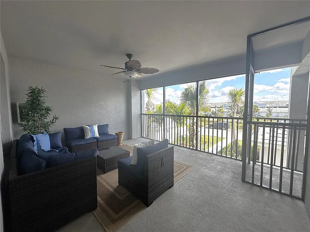 2 bed, 2.0 bath, 1366 sqft, $6,000 — Photo 4