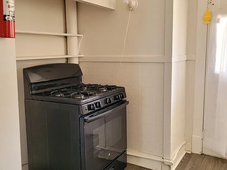 608 Elias Ave #608 — Photo 9