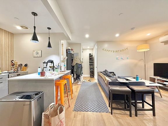 2nd image of 336 Bleecker St #5B