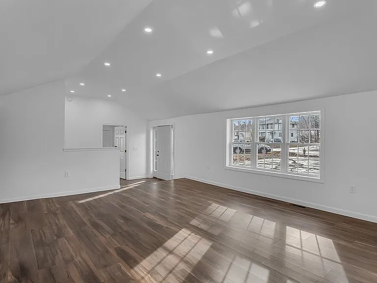 297 Elm St — Photo 8