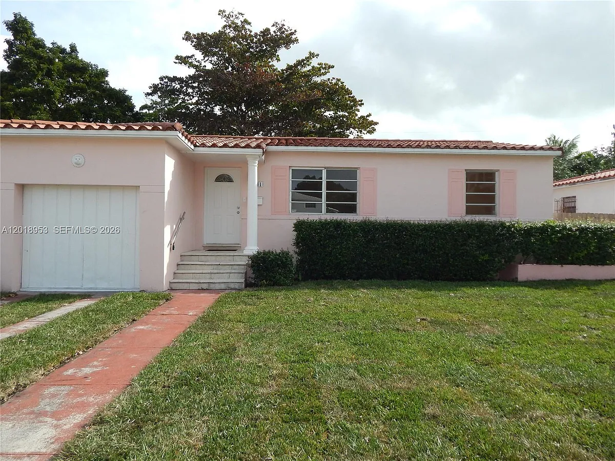 Building Photo - 1841 SW 37th Ave
