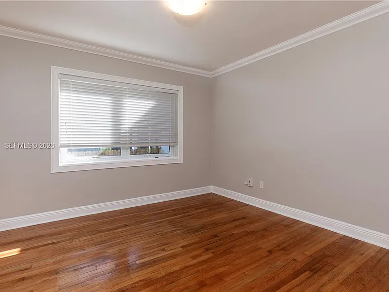 1350 Mendavia Ave — Photo 15