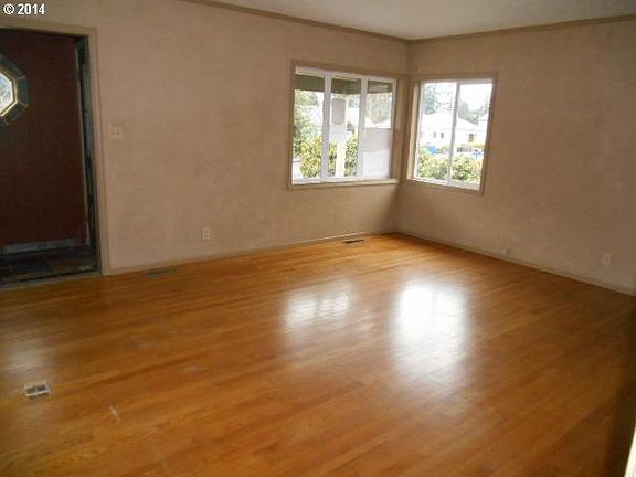 4th image of 702 N 16th Ave