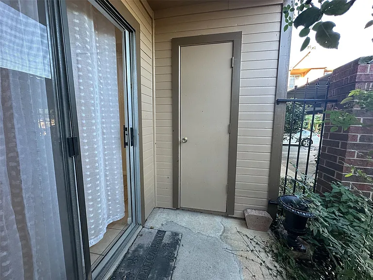 2121 Hepburn St #1110 — Photo 18