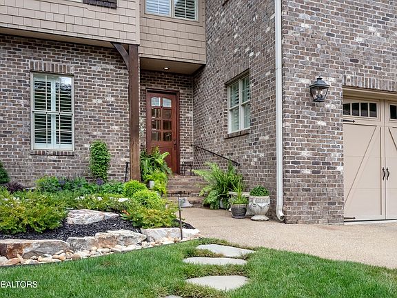 4th image of 6901 Alden Glen Way