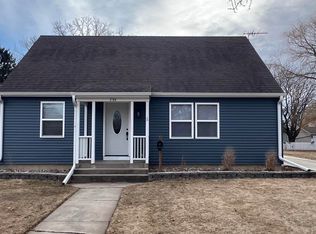 236 S Chestnut Ave, New Hampton, IA 50659