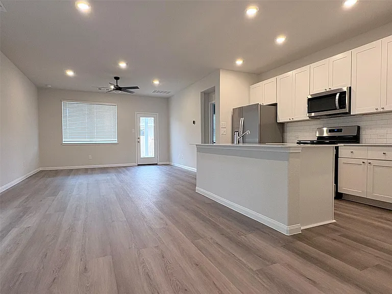 2328 Pipefish Dr — Photo 2