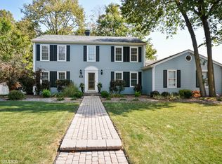 864 Mandrake Dr, Batavia, IL 60510