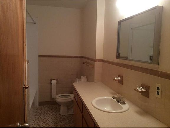 2nd image of 33 Island View Ave