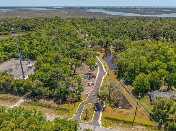 134 Canopy Ct, Saint Simons Island, GA 31522