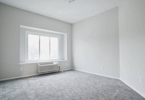 5th image of 2533 7th Ave E APT B