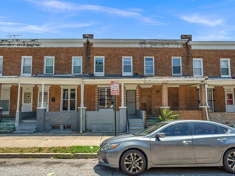 2335 Lauretta Ave — Photo 3