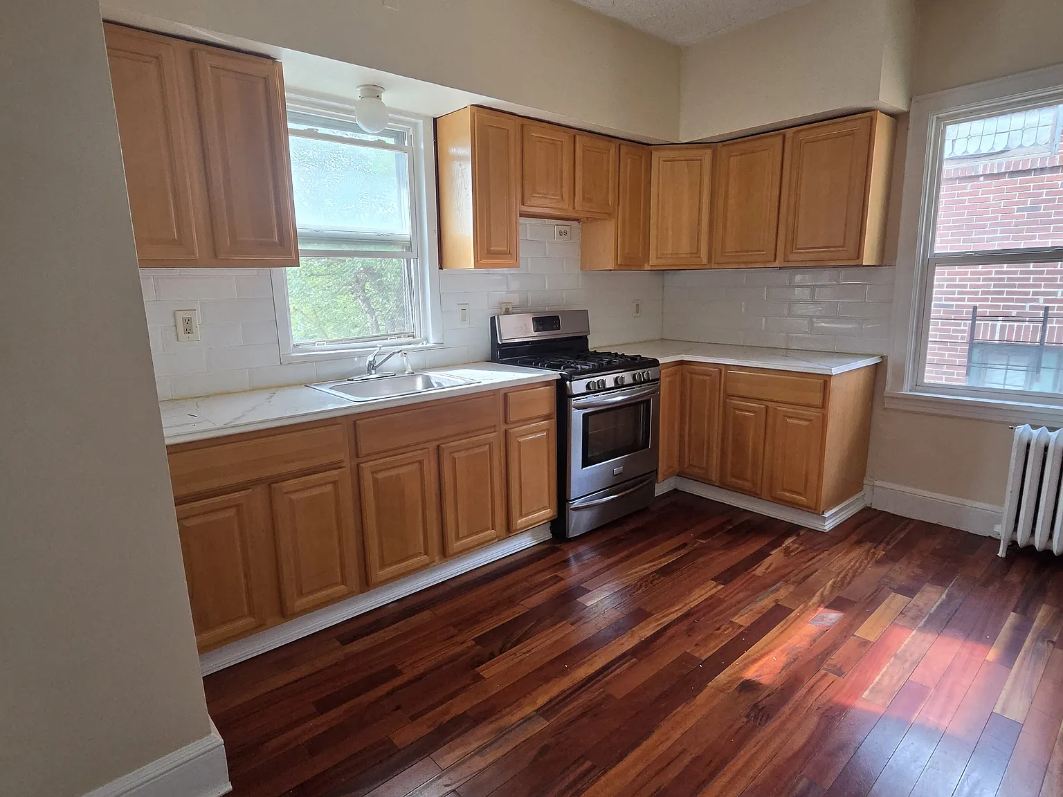 2 bed, 1000 sqft, $2,700 — Photo 3