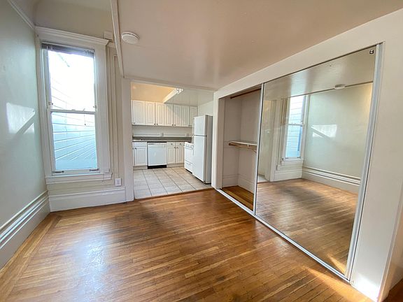 5th image of 1739 Pine St #33