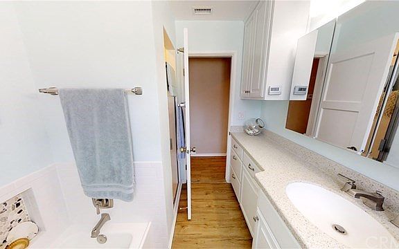 3rd image of 6056 Pimenta Ave
