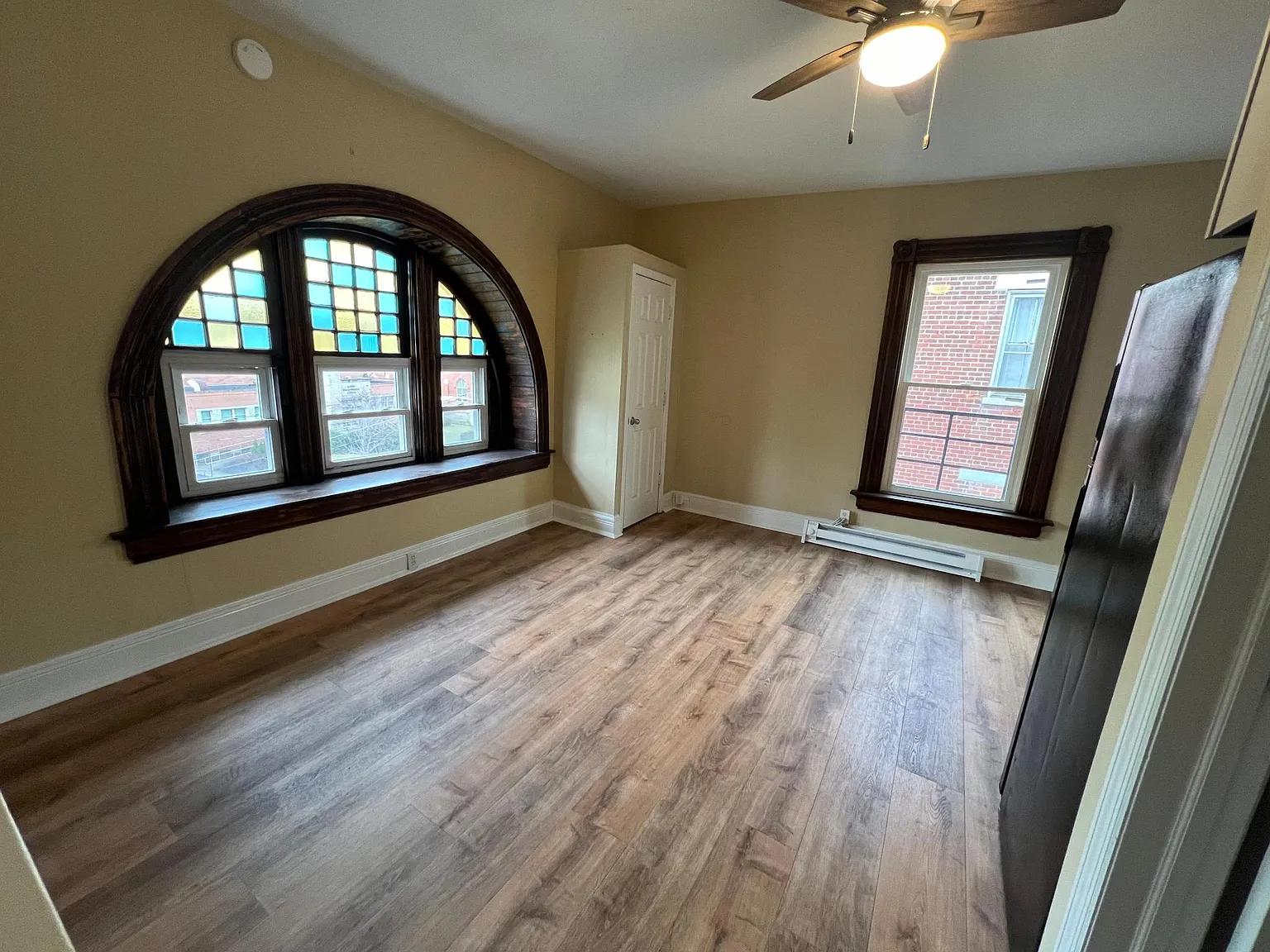 4231 Hamilton Ave — Photo 2